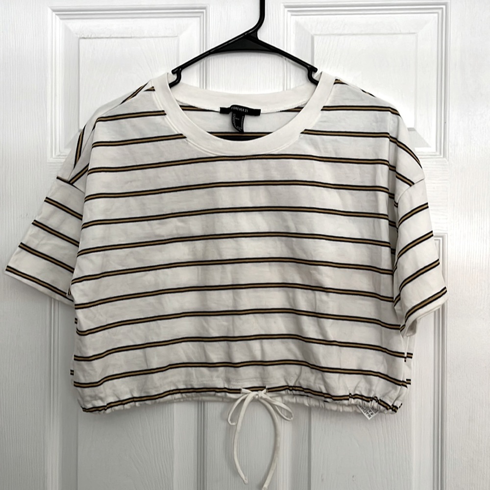 Forever 21 crop top shirt